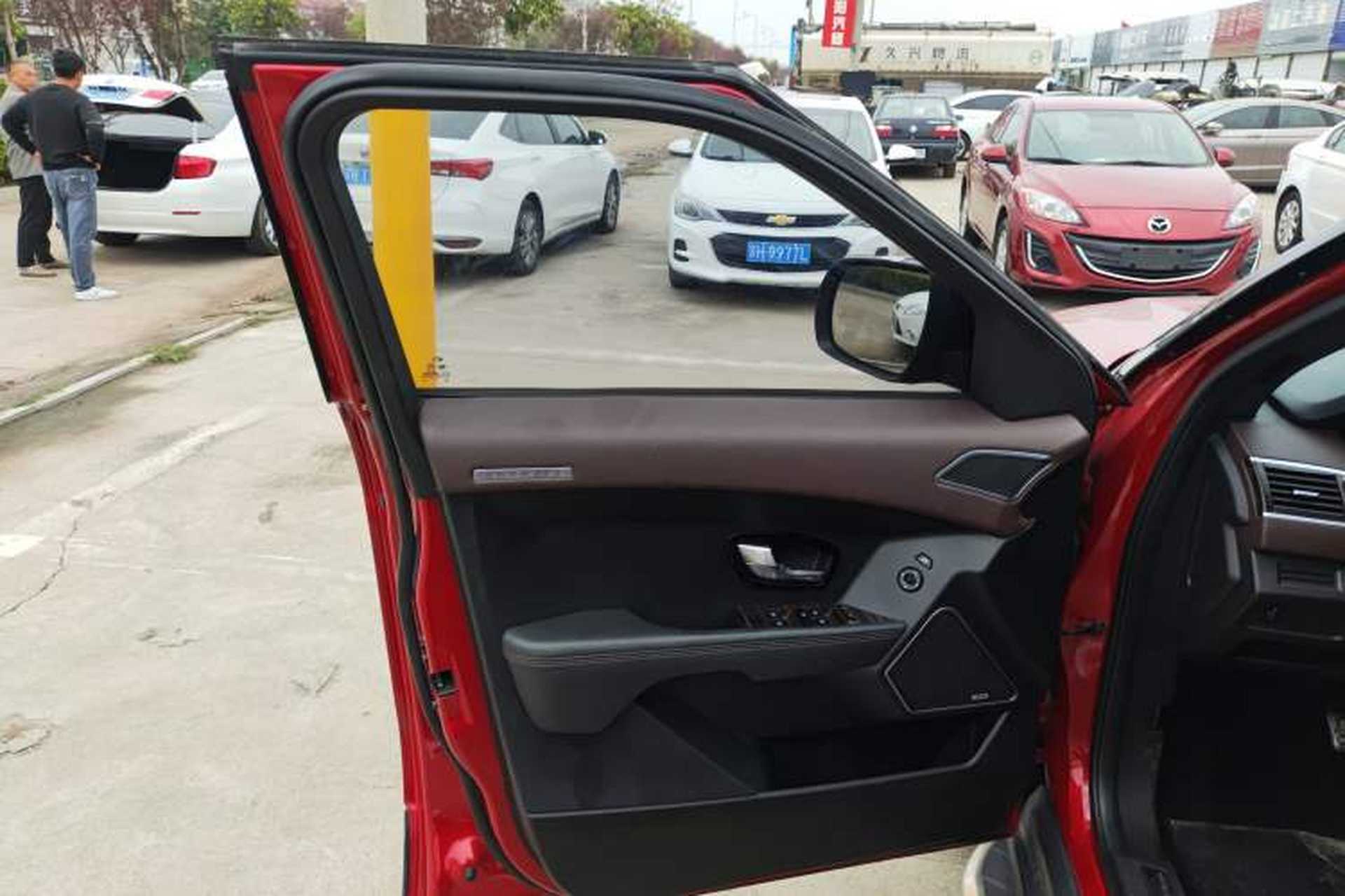 Used Land X7 2015 2.0T Panoramic Prestige Edition Left Front Door Interior