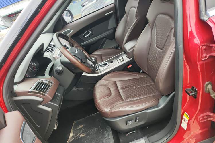 Used Land X7 2015 2.0T Panoramic Prestige Edition Left Front Seat