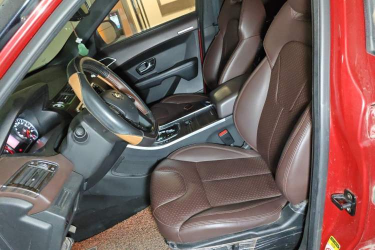 Used Land X7 2015 2.0T Panoramic Prestige Edition Left Front Seat