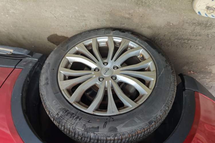 Used Land X7 2015 2.0T Panoramic Prestige Edition Left Front Wheel Hub
