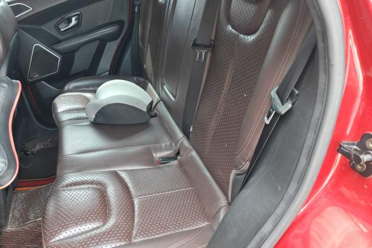 Used Land X7 2015 2.0T Panoramic Prestige Edition Left Rear Seat