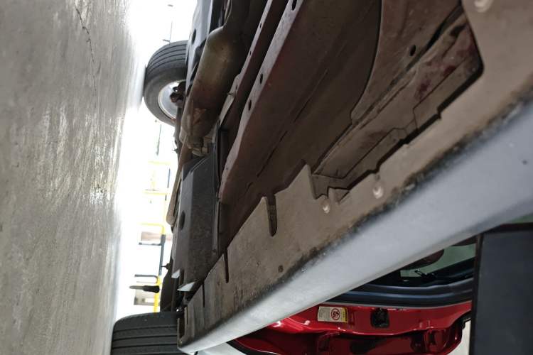 Used Land X7 2015 2.0T Panoramic Prestige Edition Left Side Sill