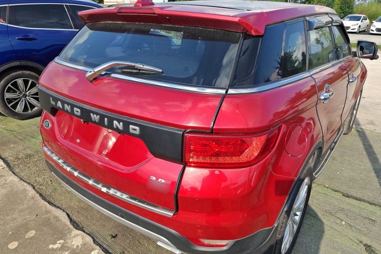 Used Land X7 2015 2.0T Panoramic Luxury Edition Rear Right 45 Deg