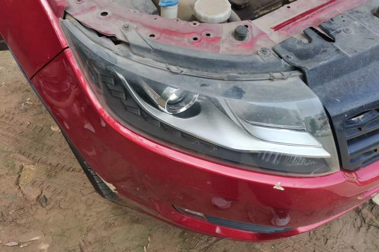 Used Land X7 2015 2.0T Panoramic Prestige Edition Right Front Headlight