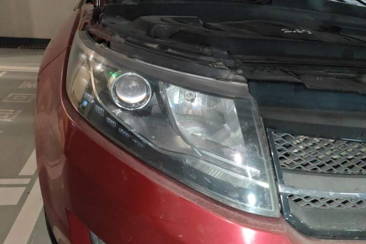Used Land X7 2015 2.0T Panoramic Prestige Edition Right Front Headlight