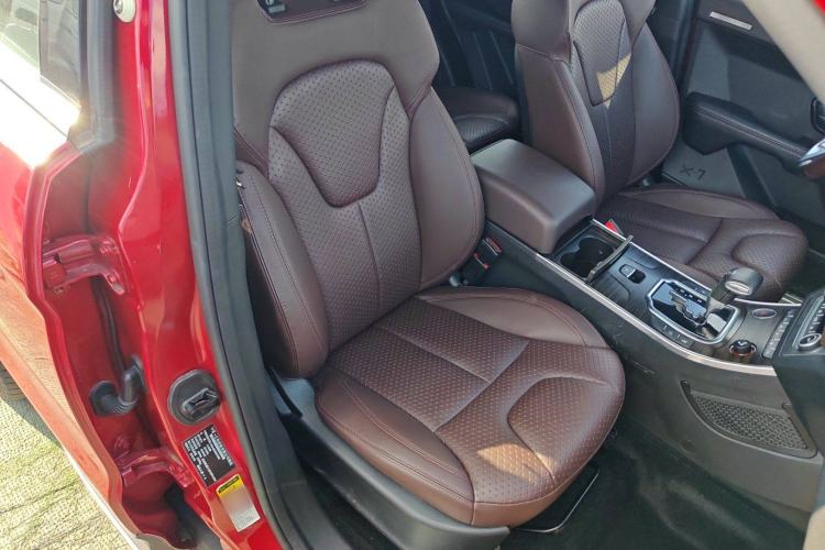 Used Land X7 2015 2.0T Panoramic Luxury Edition Right Front Seat