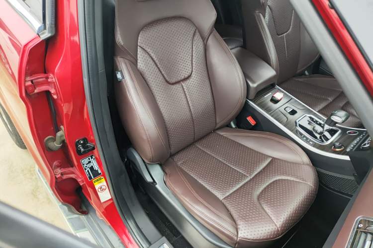Used Land X7 2015 2.0T Panoramic Prestige Edition Right Front Seat