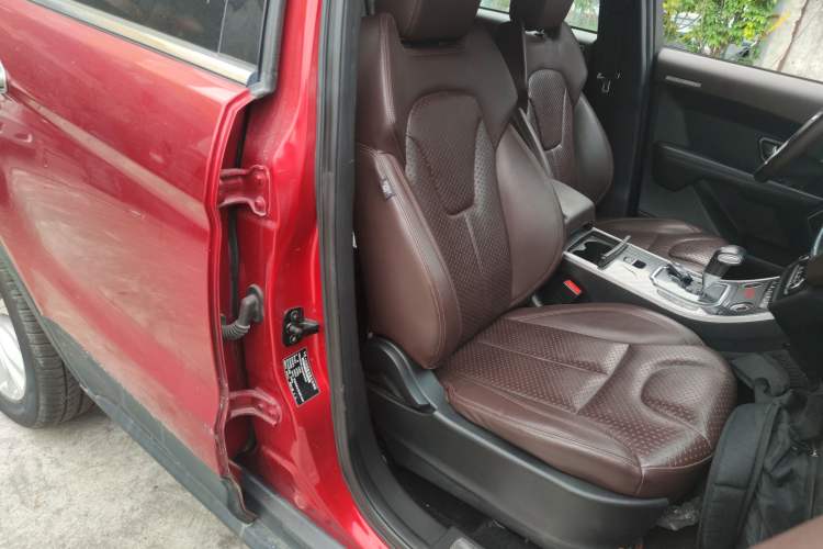 Used Land X7 2015 2.0T Panoramic Prestige Edition Right Front Seat
