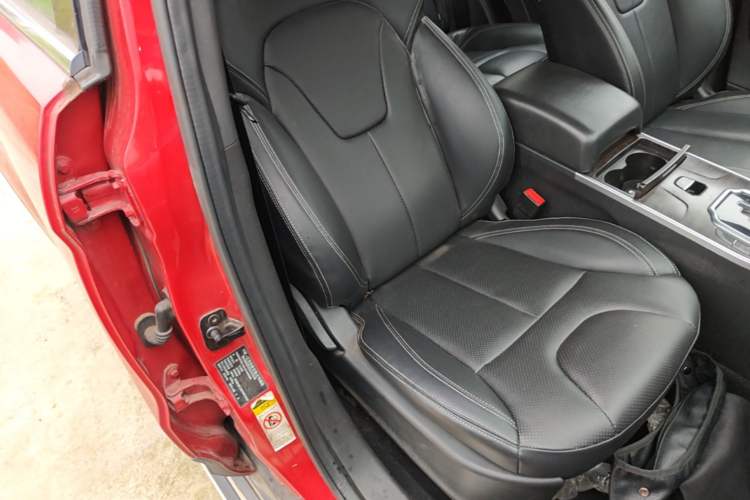 Used Land X7 2015 2.0T Panoramic Prestige Edition Right Front Seat