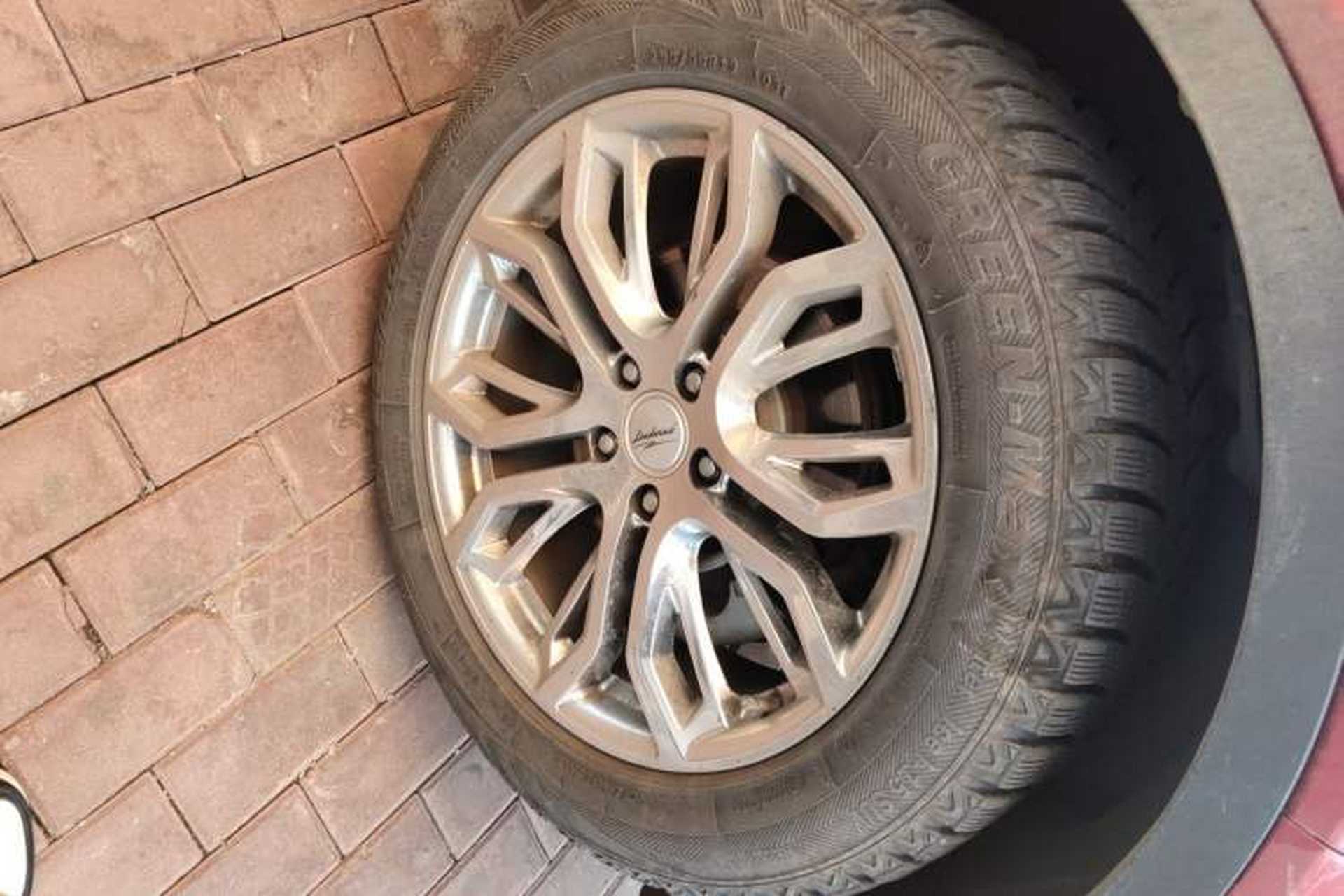 Used Land X7 2015 2.0T Panoramic Prestige Edition Right Front Wheel Hub