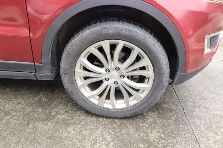 Used Land X7 2015 2.0T Panoramic Prestige Edition Right Front Wheel Hub