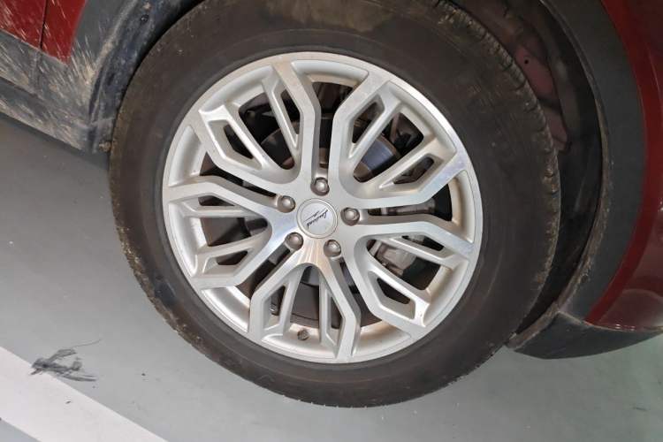 Used Land X7 2015 2.0T Panoramic Prestige Edition Right Front Wheel Hub