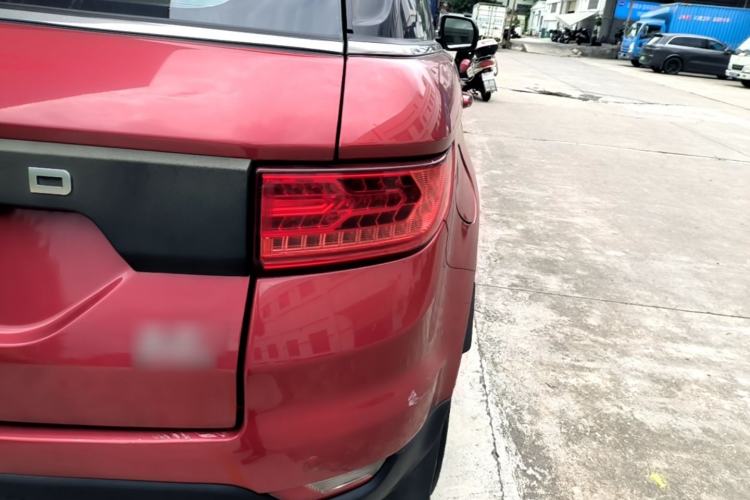Used Land X7 2015 2.0T Panoramic Luxury Edition Right Rear Taillight