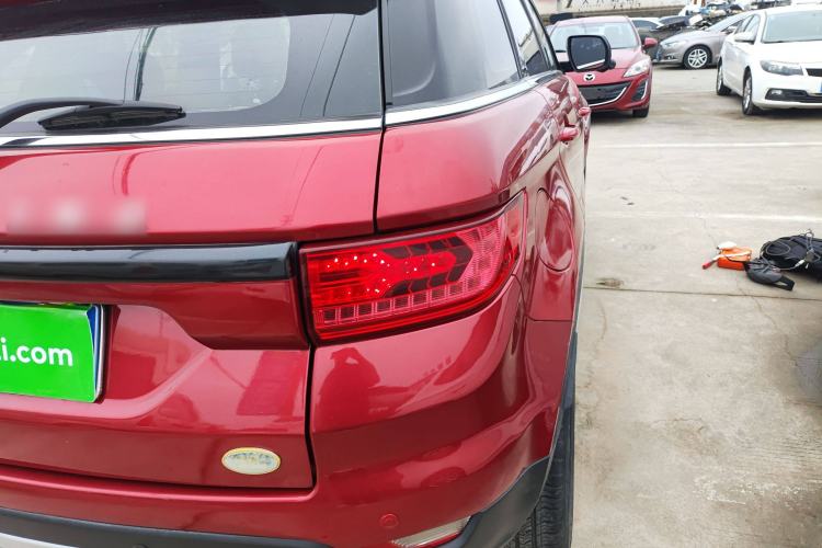Used Land X7 2015 2.0T Panoramic Prestige Edition Right Rear Taillight