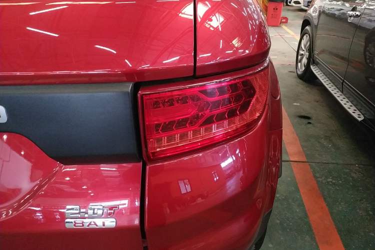 Used Land X7 2015 2.0T Panoramic Flagship Edition Right Rear Taillight