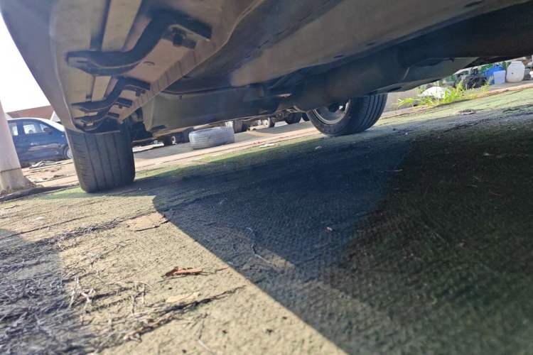 Used Land X7 2015 2.0T Panoramic Luxury Edition Right Side Sill
