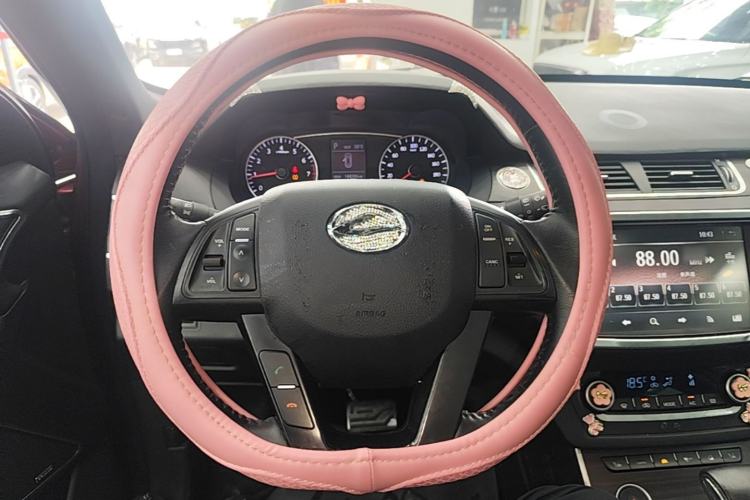 Used Land X7 2015 2.0T Panoramic Flagship Edition Steering Wheel