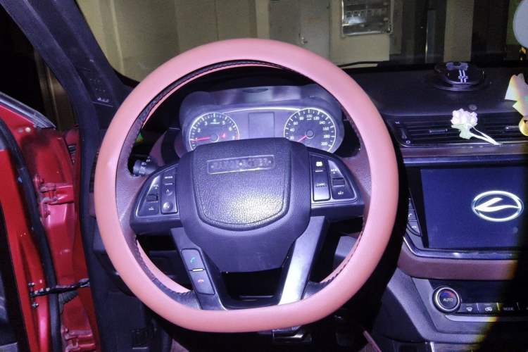Used Land X7 2015 2.0T Panoramic Prestige Edition Steering Wheel