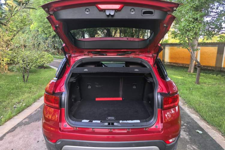 Used Land X7 2015 2.0T Panoramic Prestige Edition Trunk