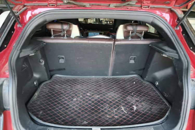 Used Land X7 2015 2.0T Panoramic Prestige Edition Trunk