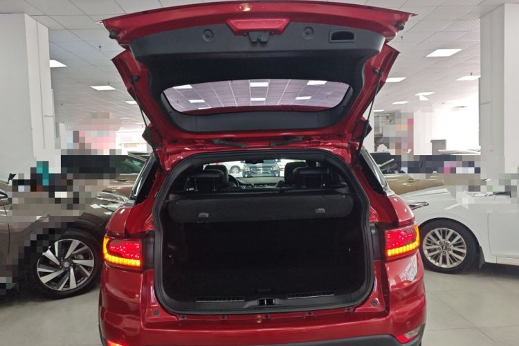 Used Land X7 2015 2.0T Panoramic Prestige Edition Trunk