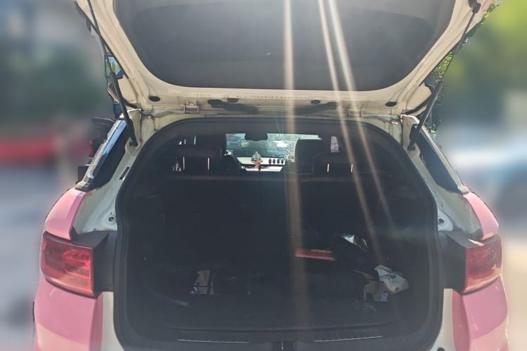 Used Land X7 2015 2.0T Panoramic Prestige Edition Trunk