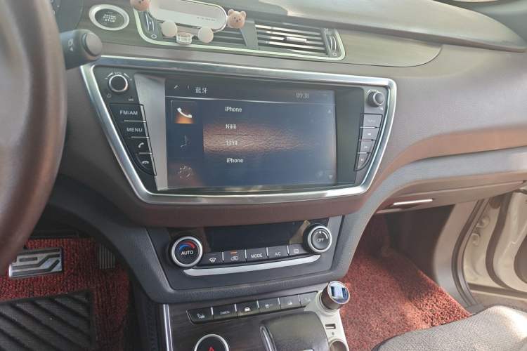 Used Land X7 2015 2.0T Panoramic Prestige Edition Audio And AC Panel