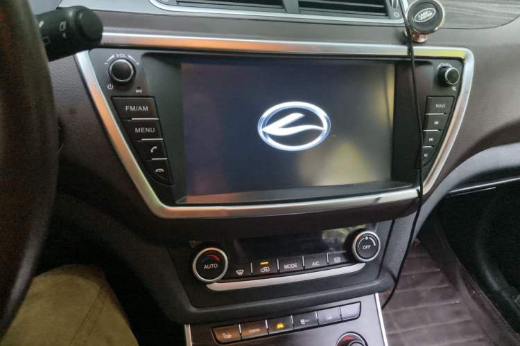 Used Land X7 2015 2.0T Panoramic Prestige Edition Audio And AC Panel