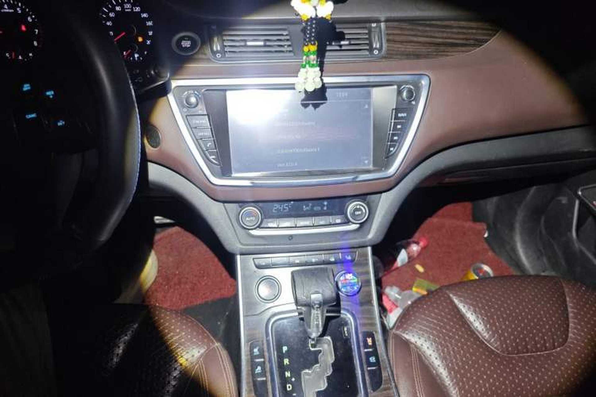 Used Land X7 2015 2.0T Panoramic Flagship Edition Audio And AC Panel