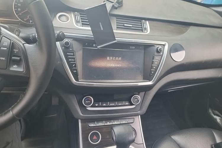 Used Land X7 2015 2.0T Panoramic Prestige Edition Audio And AC Panel