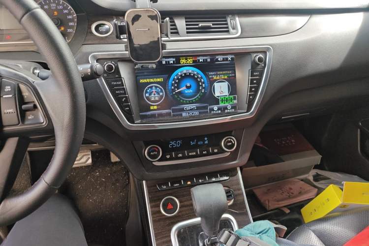 Used Land X7 2015 2.0T Panoramic Prestige Edition Audio And AC Panel