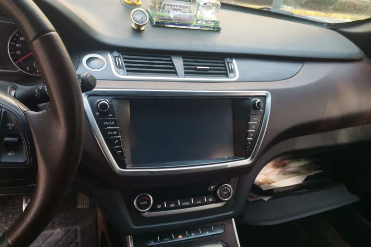 Used Land X7 2015 2.0T Panoramic Prestige Edition Audio And AC Panel