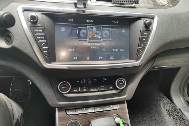 Used Land X7 2015 2.0T Panoramic Flagship Edition Audio And AC Panel