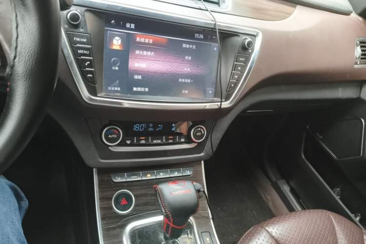 Used Land X7 2015 2.0T Panoramic Prestige Edition Audio And AC Panel