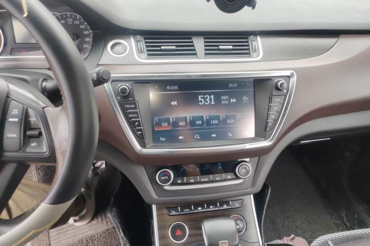 Used Land X7 2015 2.0T Panoramic Prestige Edition Audio And AC Panel