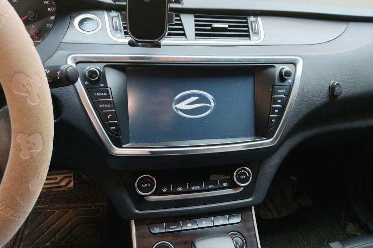 Used Land X7 2015 2.0T Panoramic Prestige Edition Audio And AC Panel