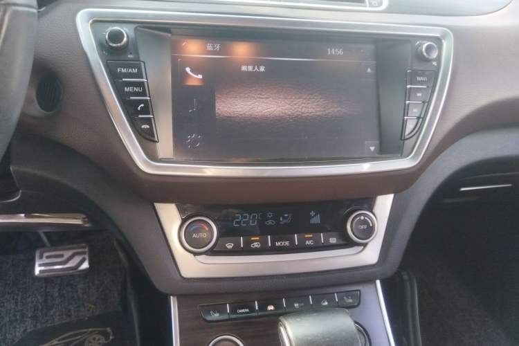 Used Land X7 2015 2.0T Panoramic Prestige Edition Audio And AC Panel