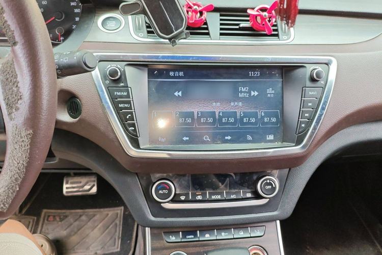 Used Land X7 2015 2.0T Panoramic Prestige Edition Audio And AC Panel