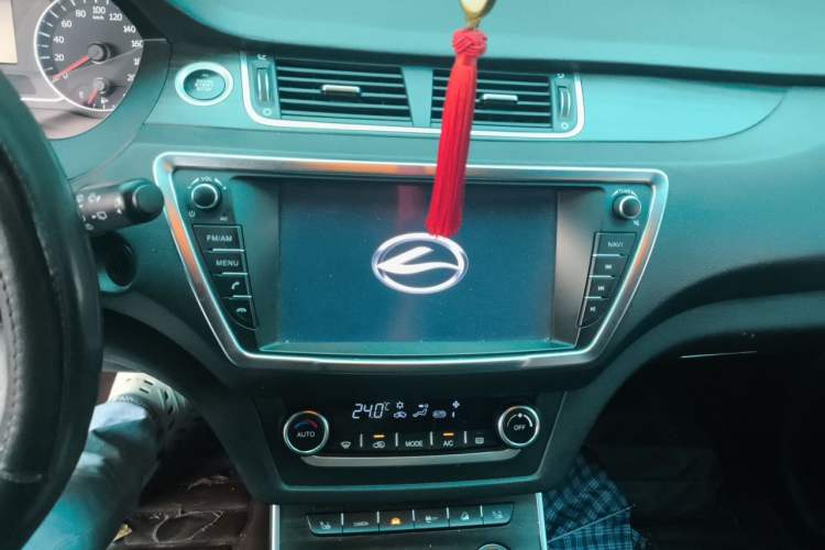Used Land X7 2015 2.0T Panoramic Prestige Edition Audio And AC Panel