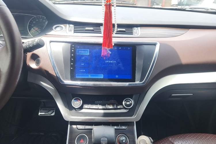 Used Land X7 2015 2.0T Panoramic Prestige Edition Audio And AC Panel