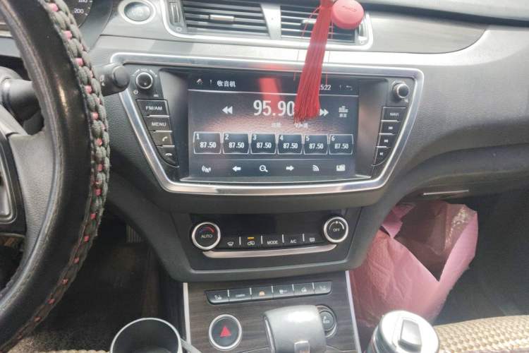 Used Land X7 2015 2.0T Panoramic Prestige Edition Audio And AC Panel