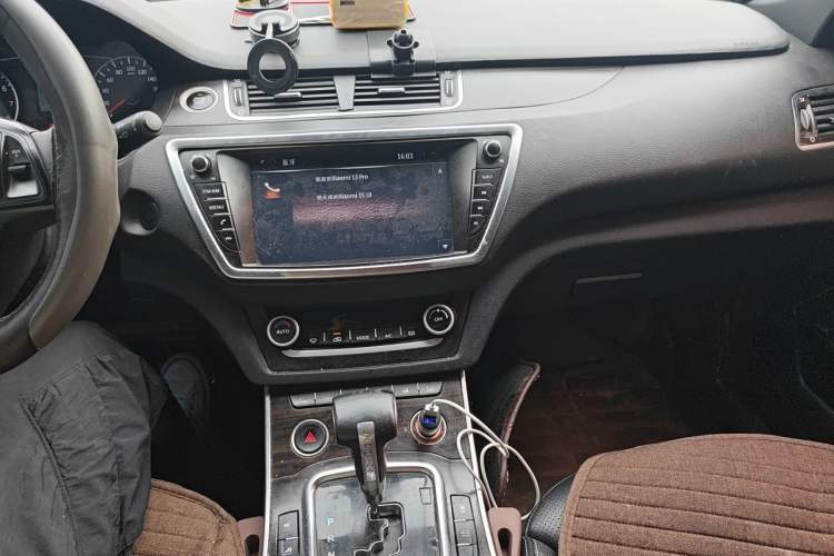 Used Land X7 2015 2.0T Panoramic Prestige Edition Audio And AC Panel