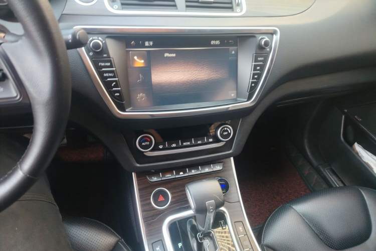Used Land X7 2015 2.0T Panoramic Prestige Edition Audio And AC Panel