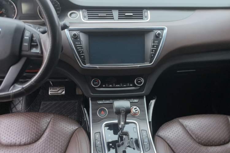 Used Land X7 2015 2.0T Panoramic Prestige Edition Audio And AC Panel