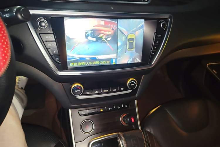 Used Land X7 2015 2.0T Panoramic Prestige Edition Audio And AC Panel