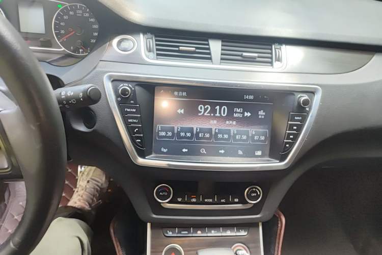 Used Land X7 2015 2.0T Panoramic Prestige Edition Audio And AC Panel