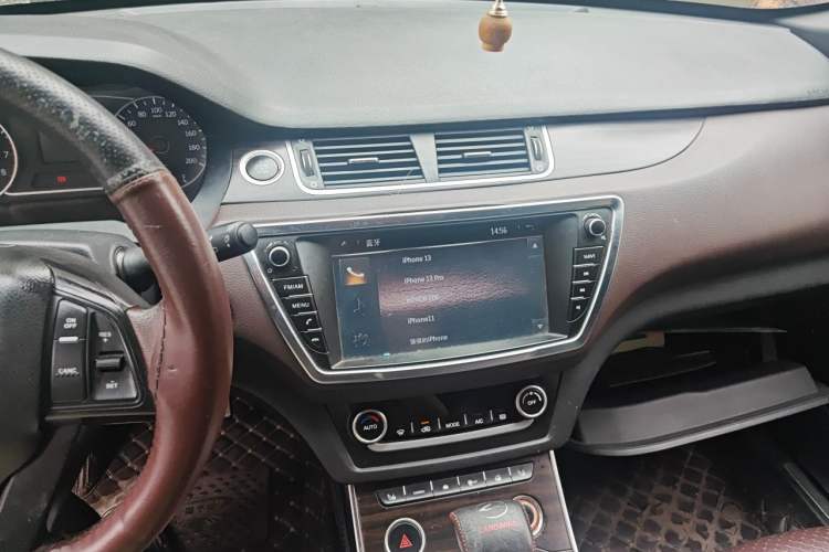 Used Land X7 2015 2.0T Panoramic Prestige Edition Audio And AC Panel