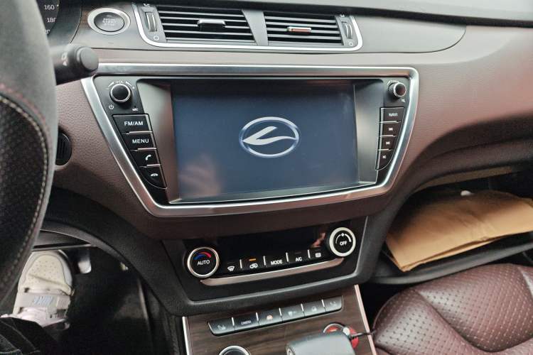Used Land X7 2015 2.0T Panoramic Prestige Edition Audio And AC Panel