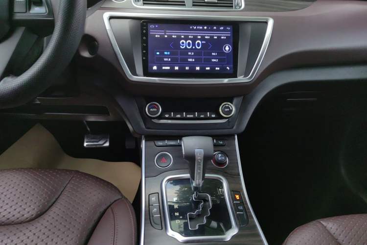 Used Land X7 2015 2.0T Panoramic Prestige Edition Audio And AC Panel