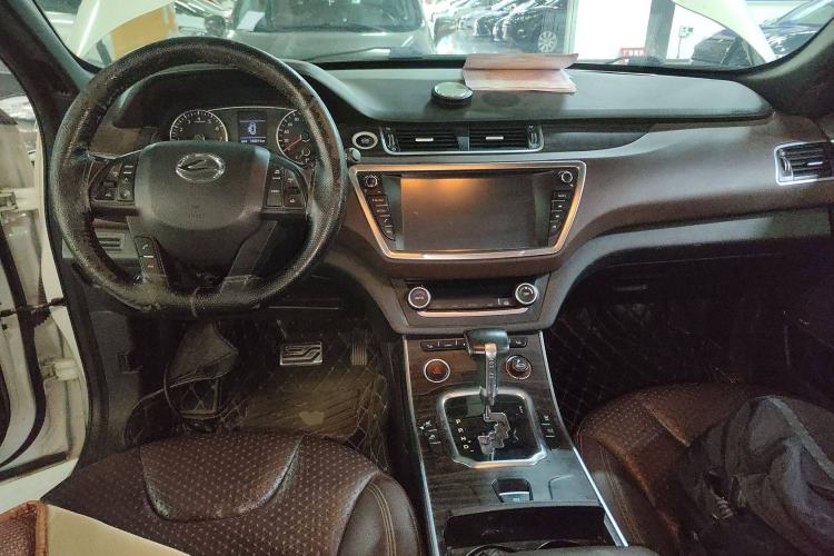 Used Land X7 2015 2.0T Panoramic Prestige Edition Center Console